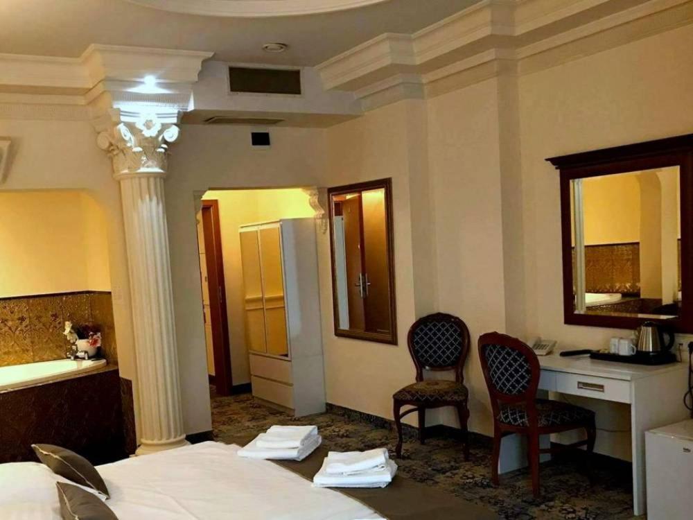 Hotel Venecia Palace Michalowice  Exterior photo