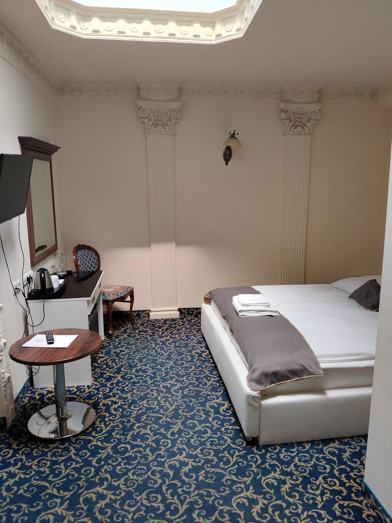 Hotel Venecia Palace Michalowice  Exterior photo